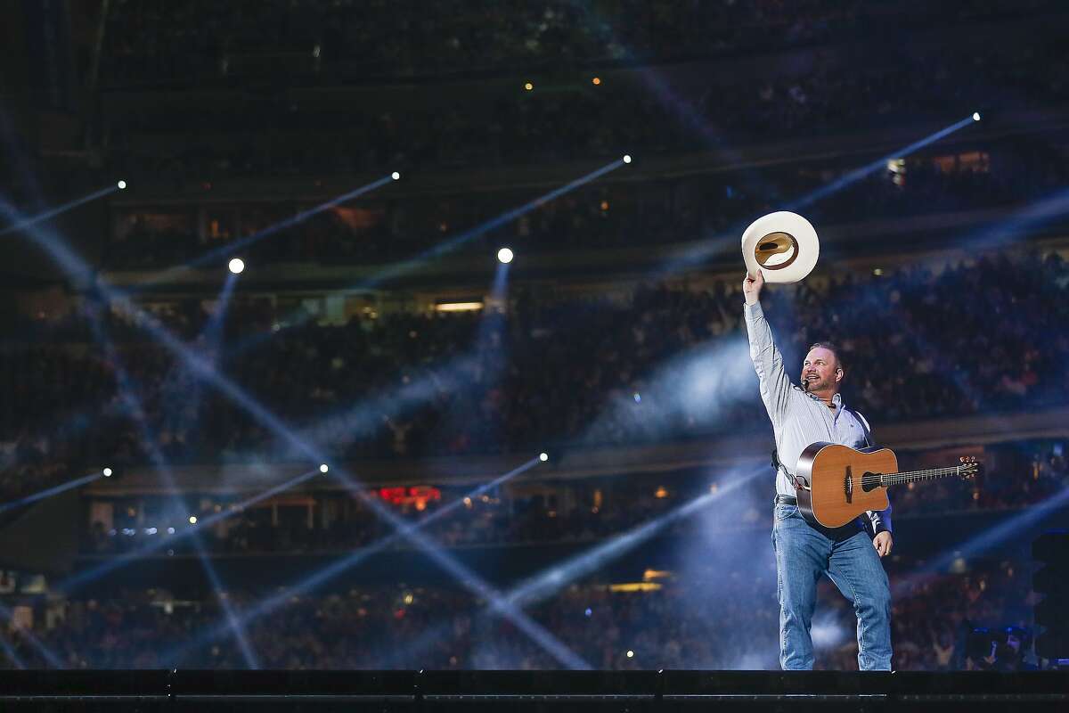 Garth Brooks performs after Round 1 of Super Series I of the Houston Livestock Show and Rodeo Tuesday, Feb. 27, 2018 in Houston. (Michael Ciaglo / Houston Chronicle)