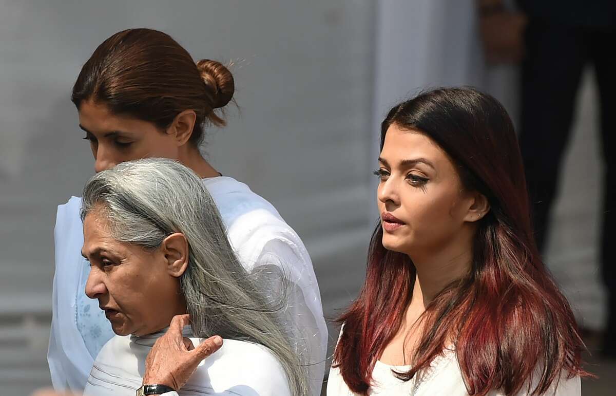 Aishwarya Bollywood Celebrity Porn - Photos: Public funeral of Bollywood actress Sridevi is like nothing you've  ever seen