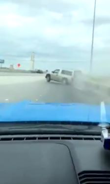 Viral S.A. video: Man confronts suspected drunk driver on highway ...
