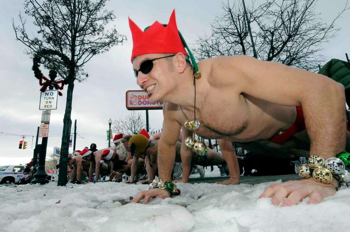 In photos Santa Speedo Sprint