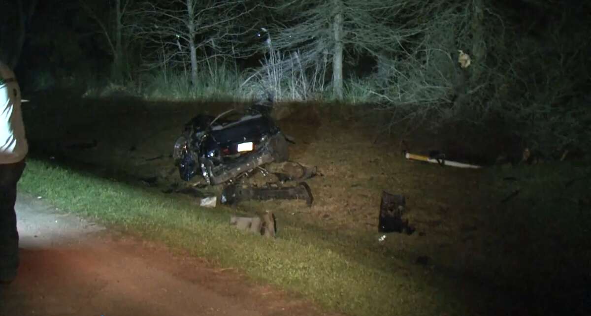 Man dies in wreck in Crosby neighborhood