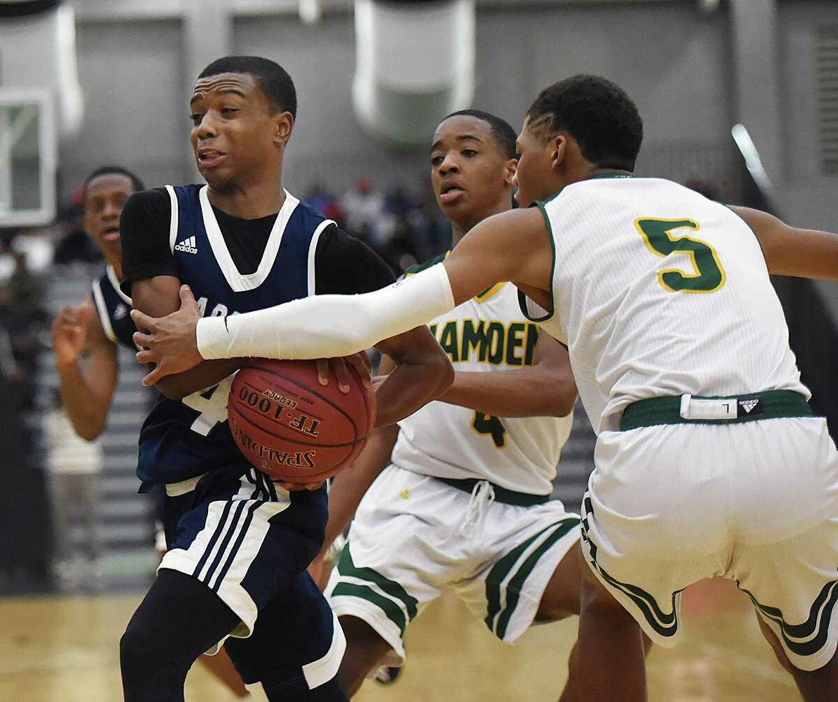 Boys basketball: Hamden beats Hillhouse to claim first SCC title