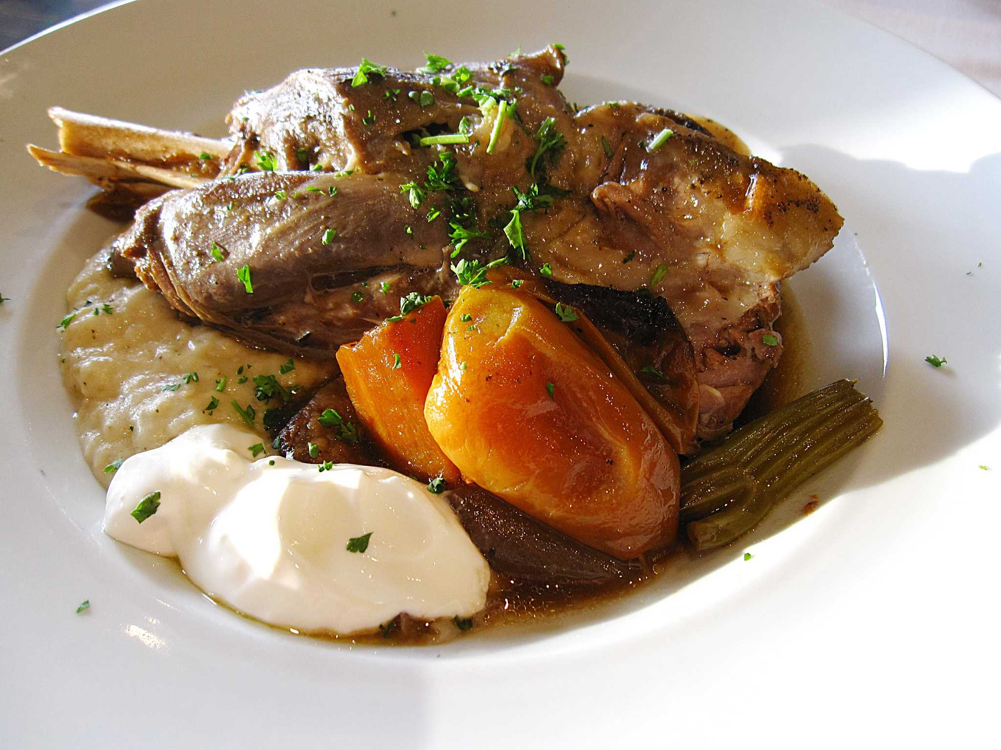 Review Basil Mediterranean Kitchen speaks Turkish fluently