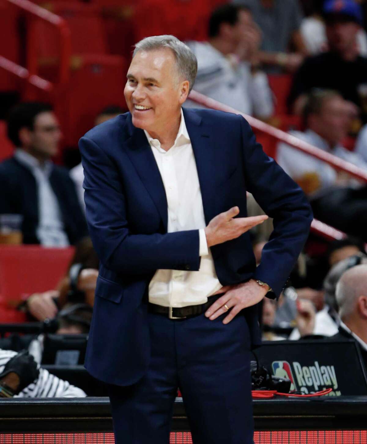 Rockets coach Mike D'Antoni has high praise for Betes Bros