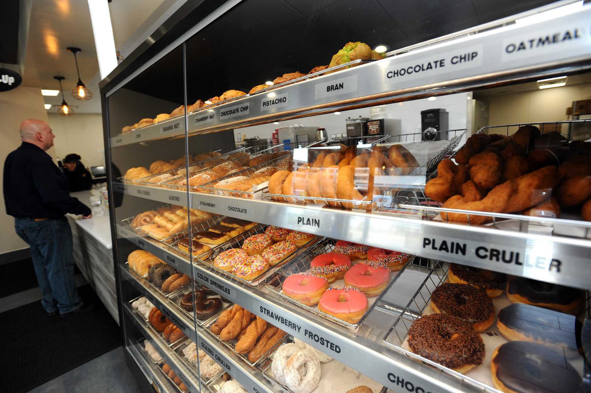Donut Delight opens Summer Street store