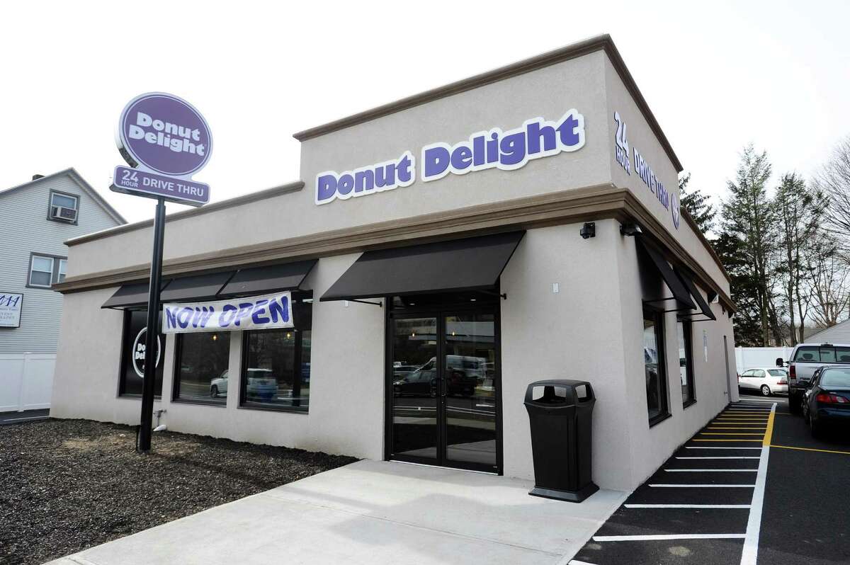 Donut Delight opens Summer Street store
