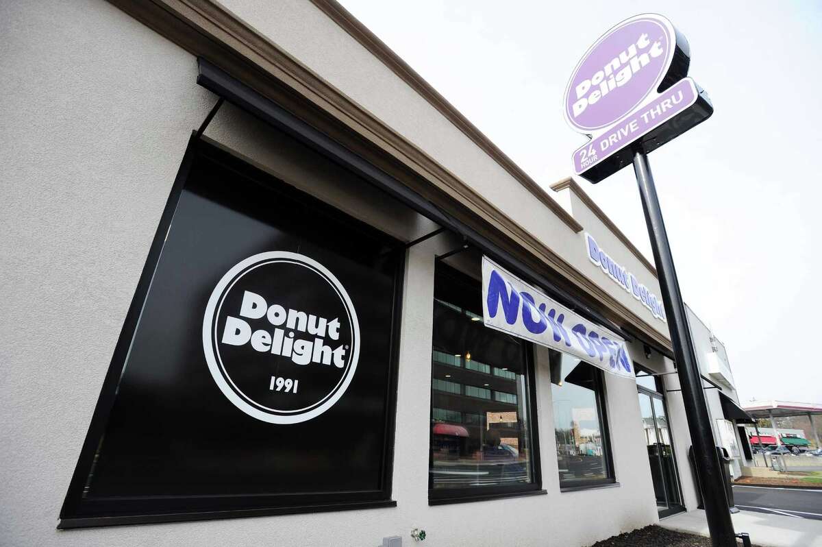 Donut Delight opens Summer Street store