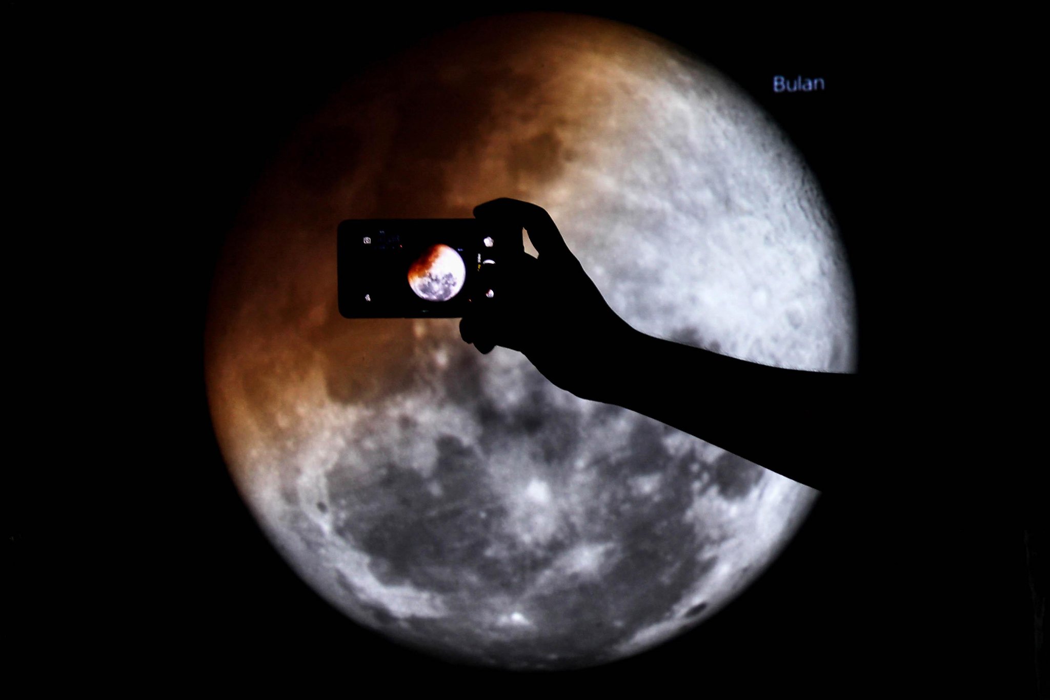 Cell phones on the moon? Not so fast