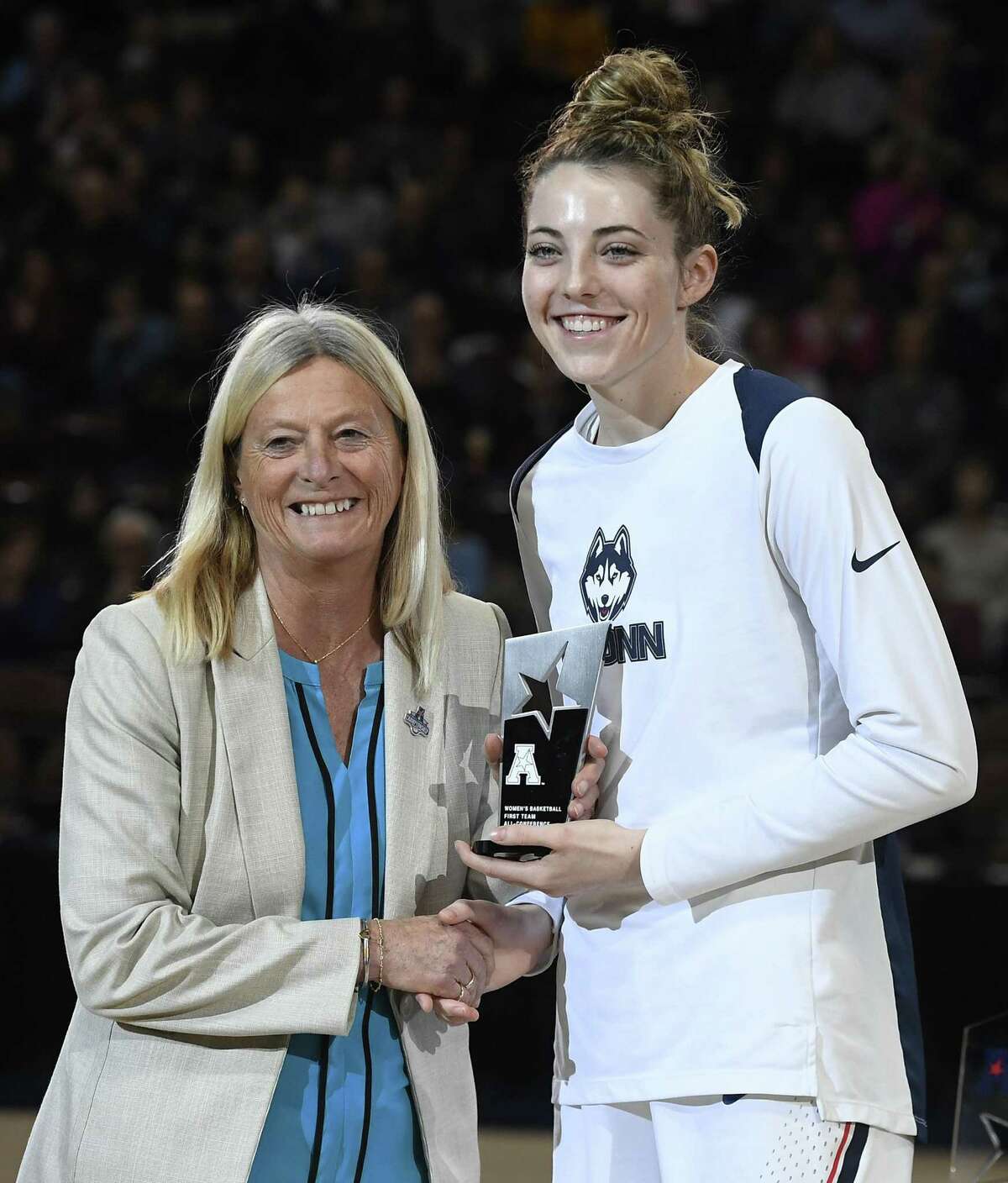 UConn women roll past Tulane despite injuries to two starters