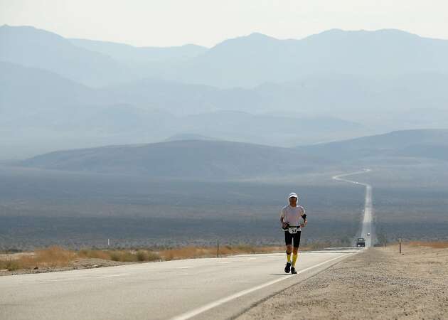 Why do runners love Death Valley?