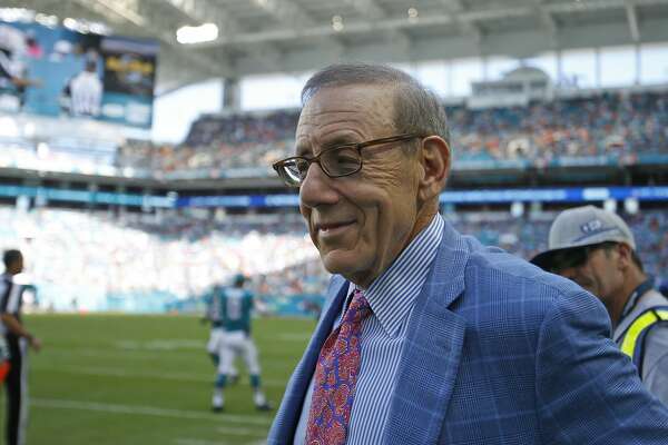 Dolphins Owner Stephen Ross Says He Won T Make Players Stand For