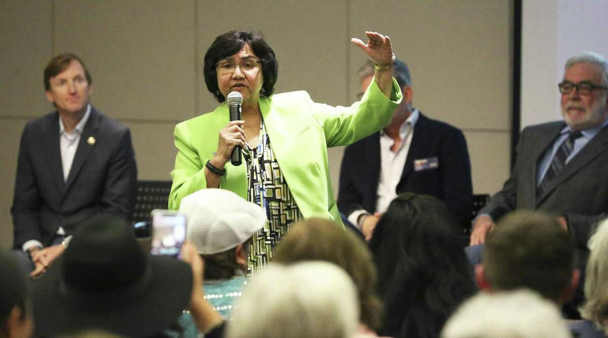 Lupe Valdez states her platform as Bexar County Democrat Chairman ManuelMedina hosts a gubernatorial candidate forum at the San Antonio Public Library on February 13, 2018.