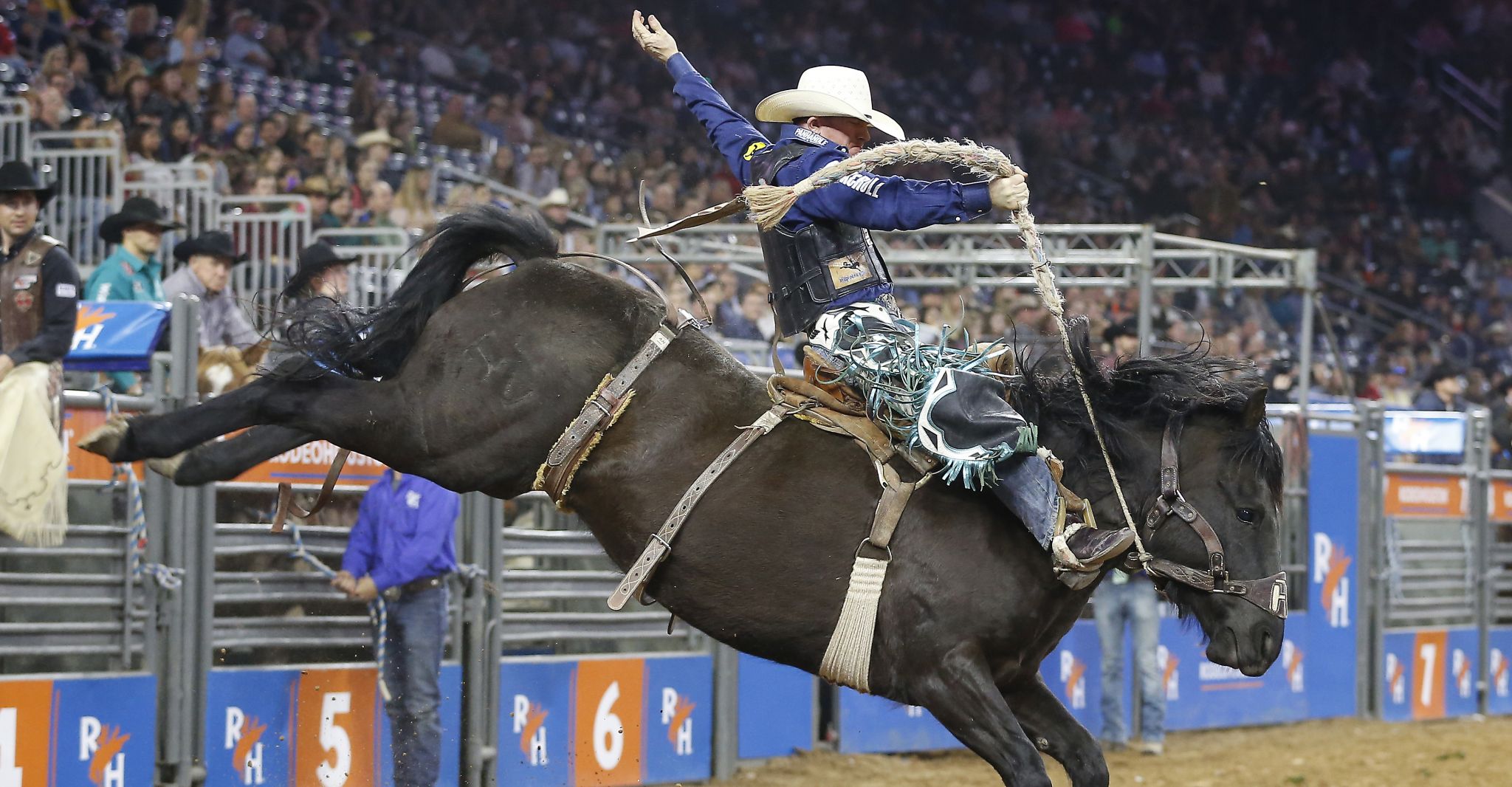 Saddle bronc rider Jacobs Crawley wins 2nd straight Super Series III at