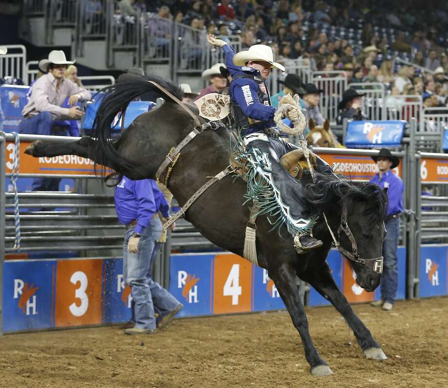 Saddle bronc rider Jacobs Crawley wins 2nd straight Super Series III at ...