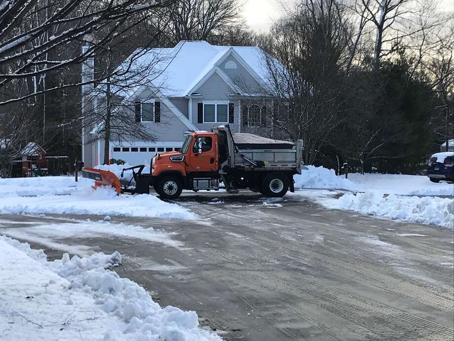 approximately 1,400 customers remain without power