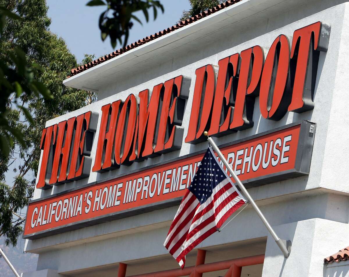 A Home Depot store in Glendale, Calif., is seen Tuesday, Aug. 15, 2006. The Home Depot Inc. said Tuesday its second-quarter profit rose 5.3 percent, it will resume same-store sales reporting and it is investing another $350 million in improving its business. It said it expects earnings growth for the year to be at the low end of its previous guidance. (AP Photo/Reed Saxon)