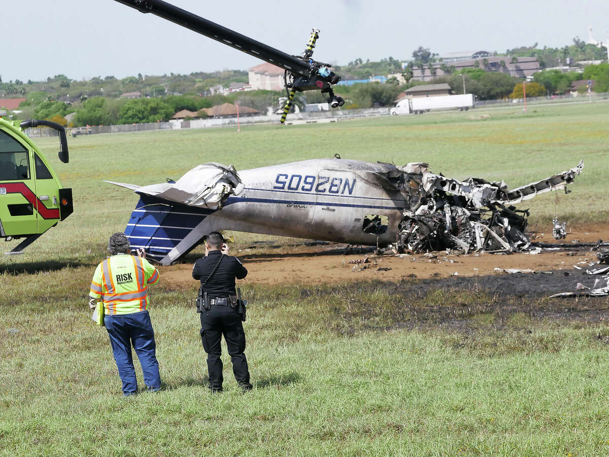 Officials ID victims in Laredo plane crash that killed two