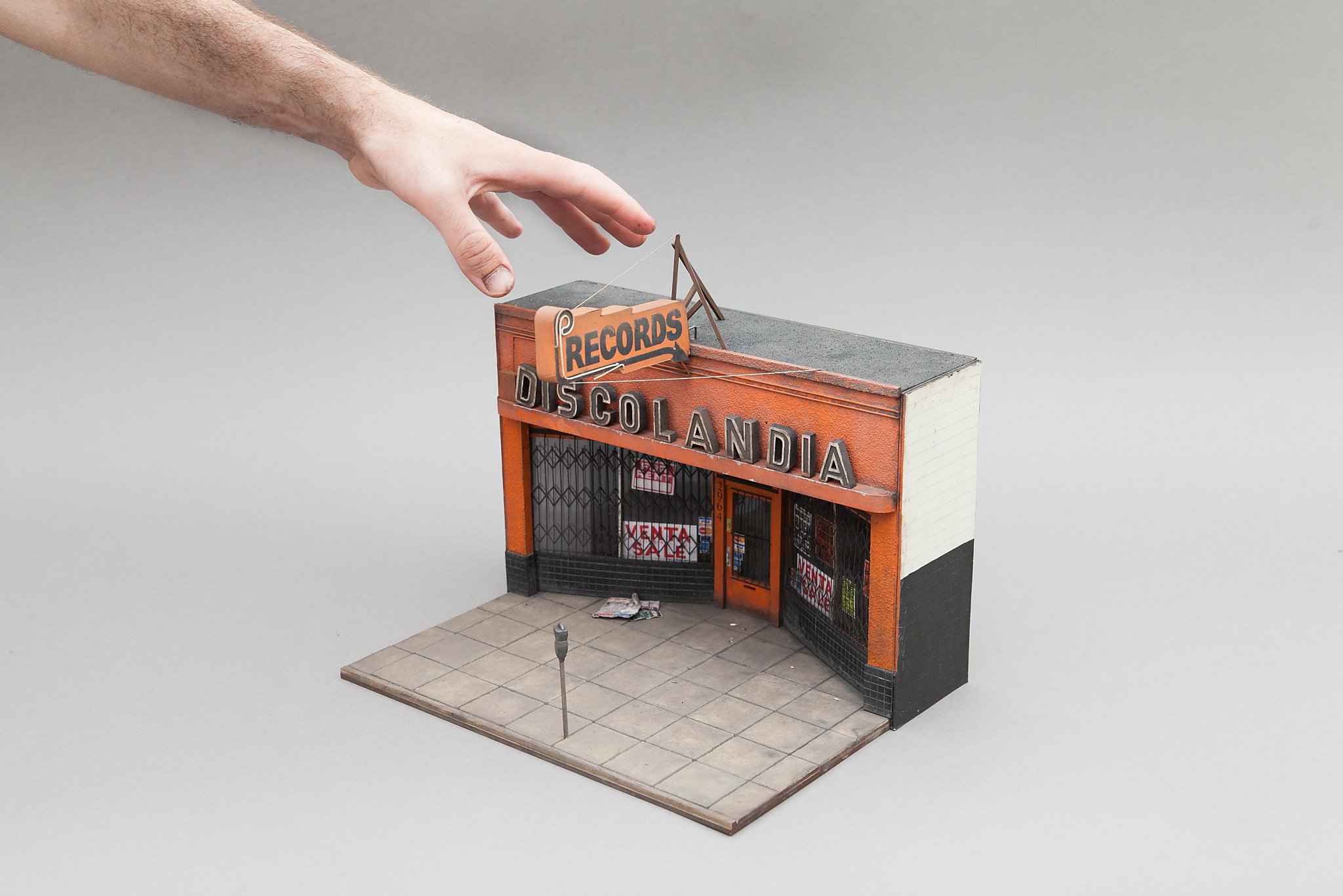 Art exhibit explores the tiny, detailed worlds of dioramas