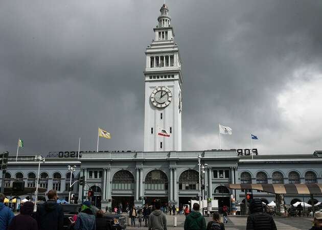 Does the Ferry Building still reflect Bay Area food culture?