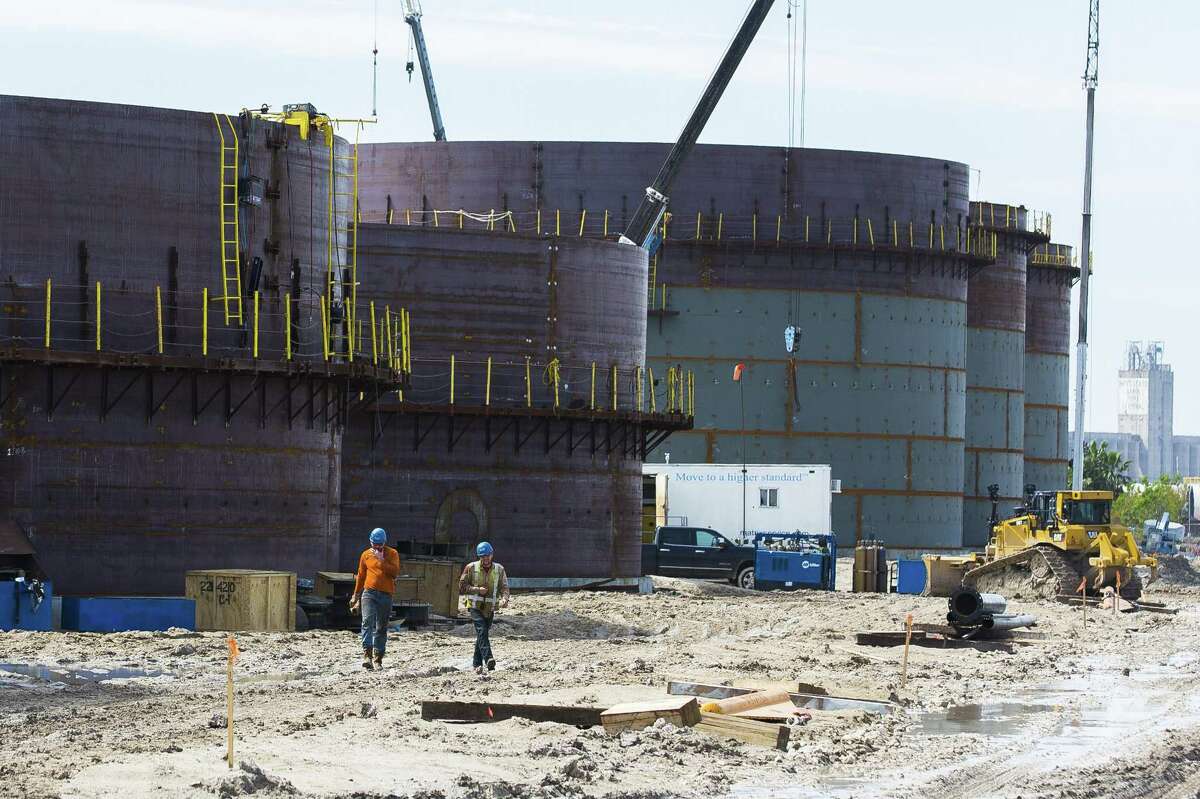 New oil storage tanks are built for an additional oil export facility at the Port of Corpus Christi, Wednesday, March 7, 2018, in Corpus Christi. ( Mark Mulligan / Houston Chronicle )