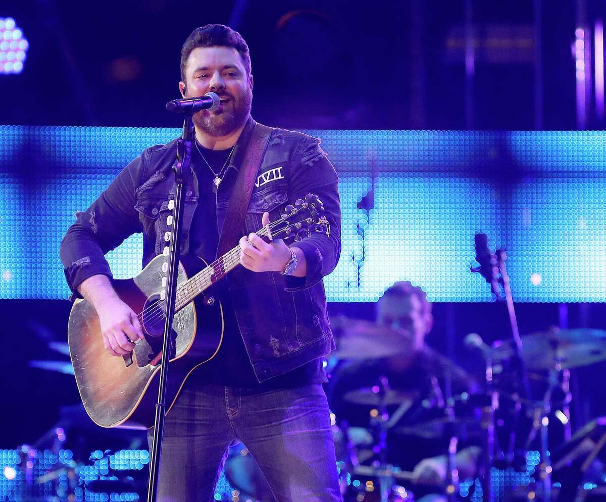 Chris Young keeps it simple at RodeoHouston