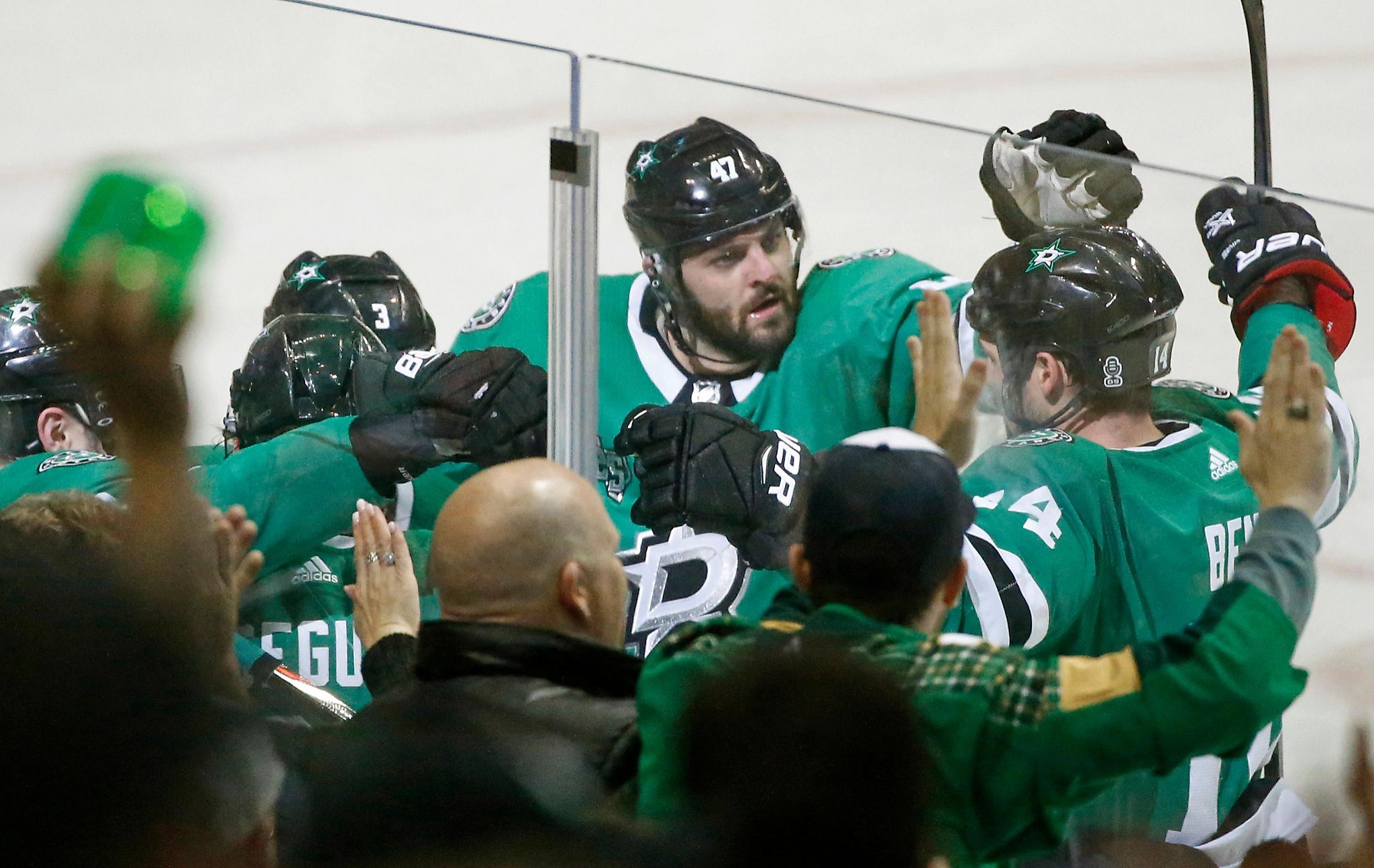 3rd-period Power-play Goals Lift Stars Past Ducks