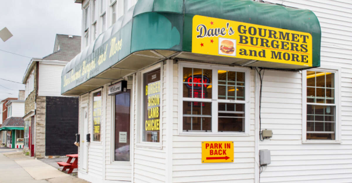 The indefatigable Dave Khan, who made a name for himself selling exotic-meat burgers in Albany, Colonie and Rotterdam over the past 12 years, is back again. He reopens, in what I believe is his fourth location, today (4/12) at 16 Edison Ave., Schenectady, previously home to Mike’s Neba and, before that, Vic’s Lunch. Pictured is one of Dave's previous locations.