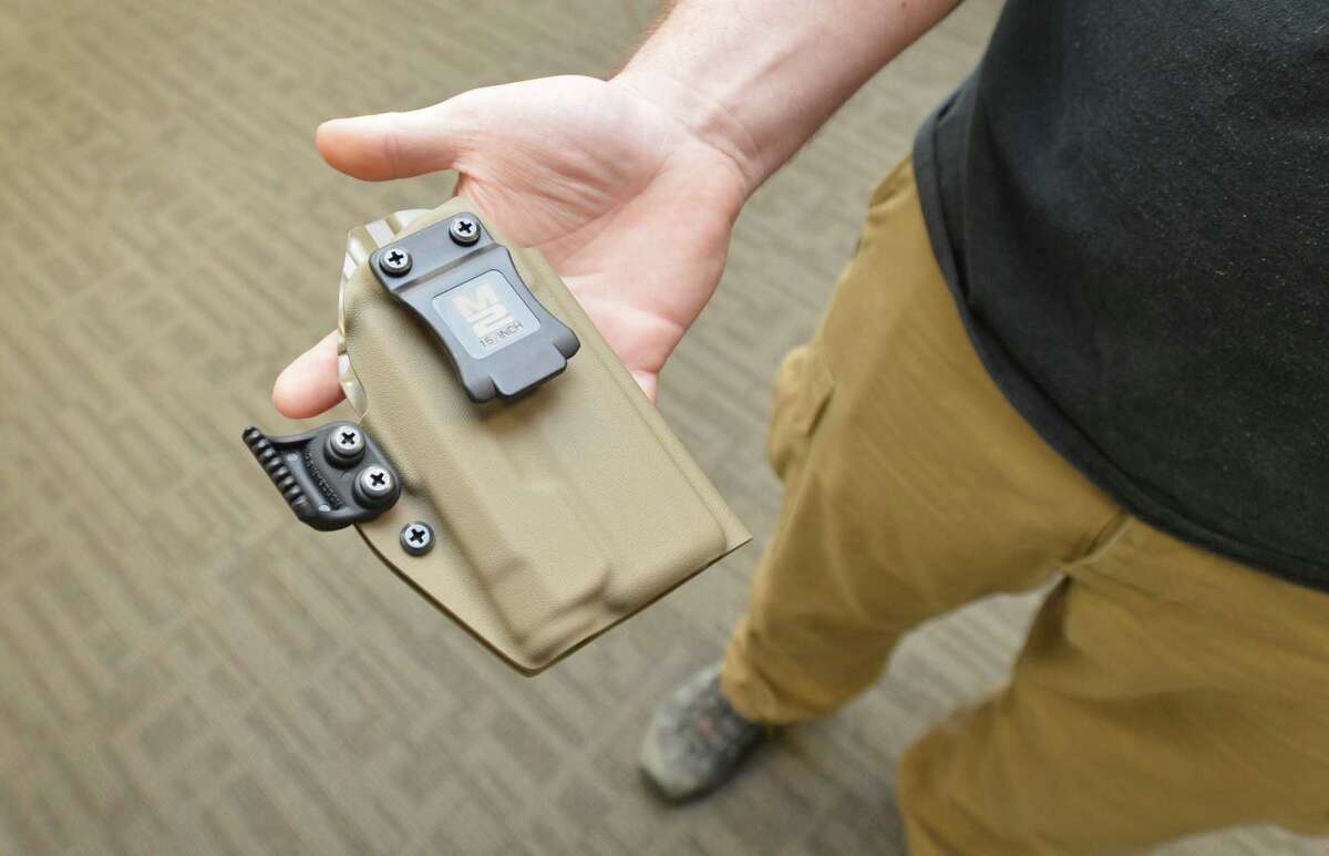 Amid national gun debate, Norwalker looks to open gun shop on Main Avenue