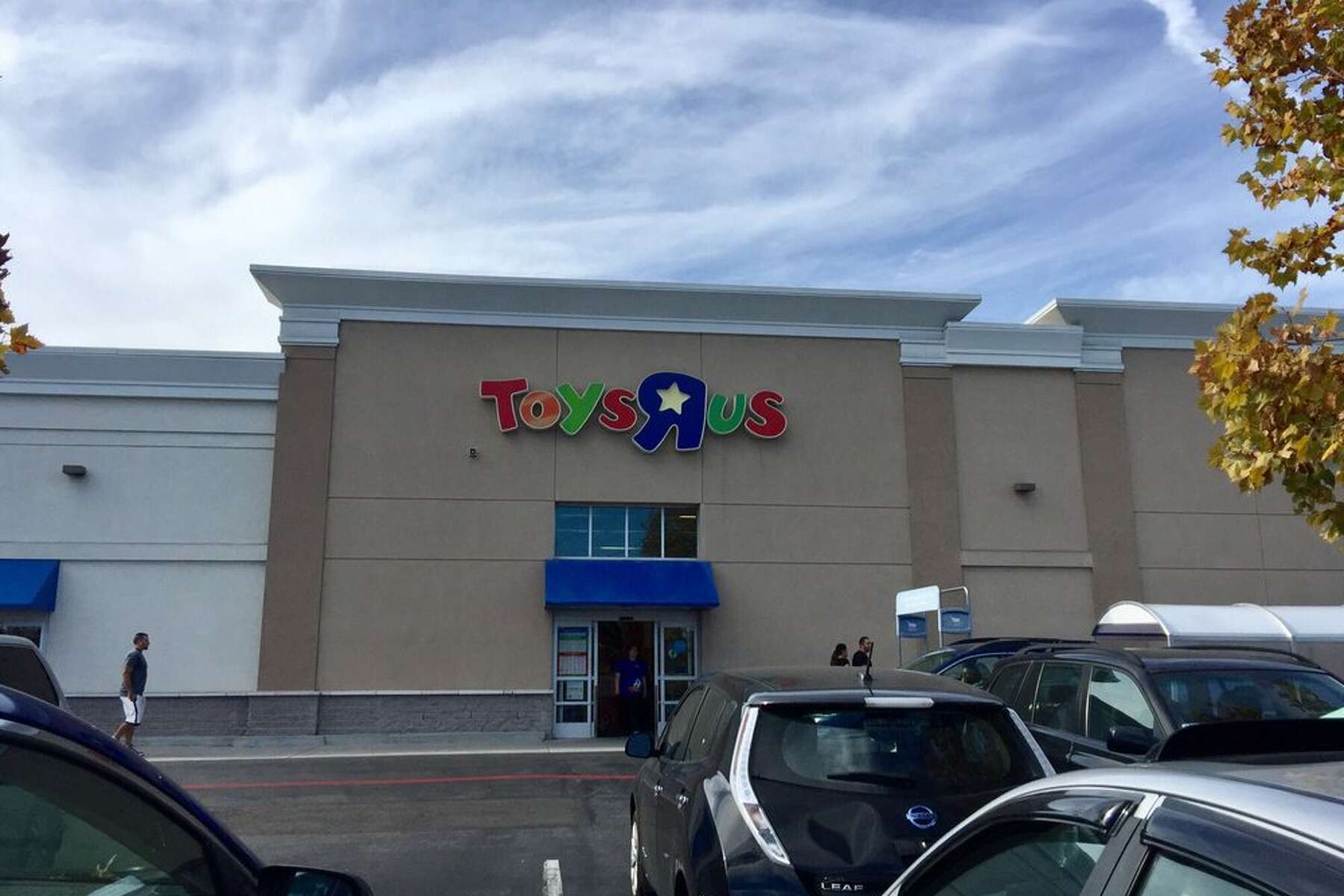 toys r us 32nd ave