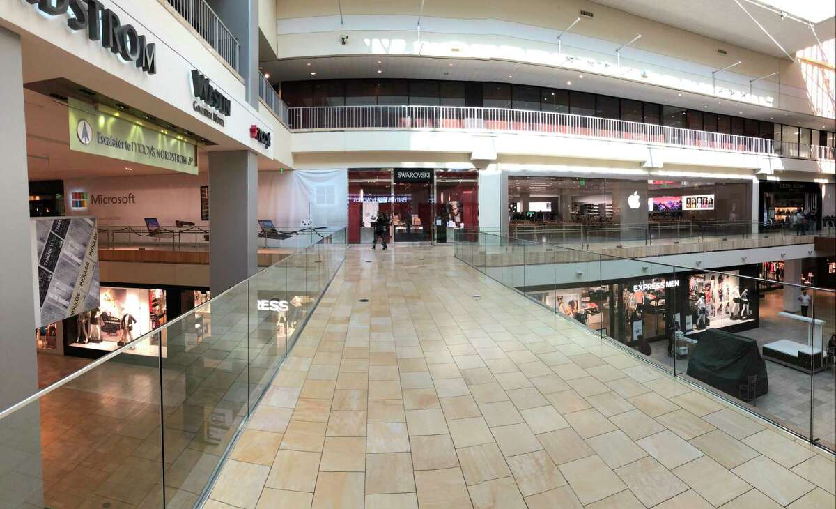 The Apple Store, The Galleria shopping Mall, Houston, Texas USA