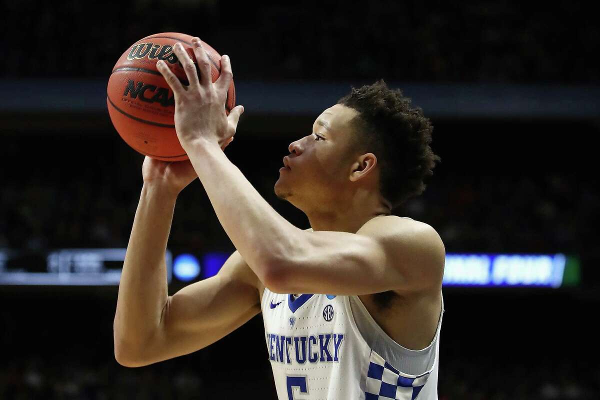 BOISE, ID - MARCH 15: Kevin Knox #5 of the Kentucky Wildcats shoots the ball in the second half against the Davidson Wildcats during the first round of the 2018 NCAA Men's Basketball Tournament at Taco Bell Arena on March 15, 2018 in Boise, Idaho. (Photo by Ezra Shaw/Getty Images)