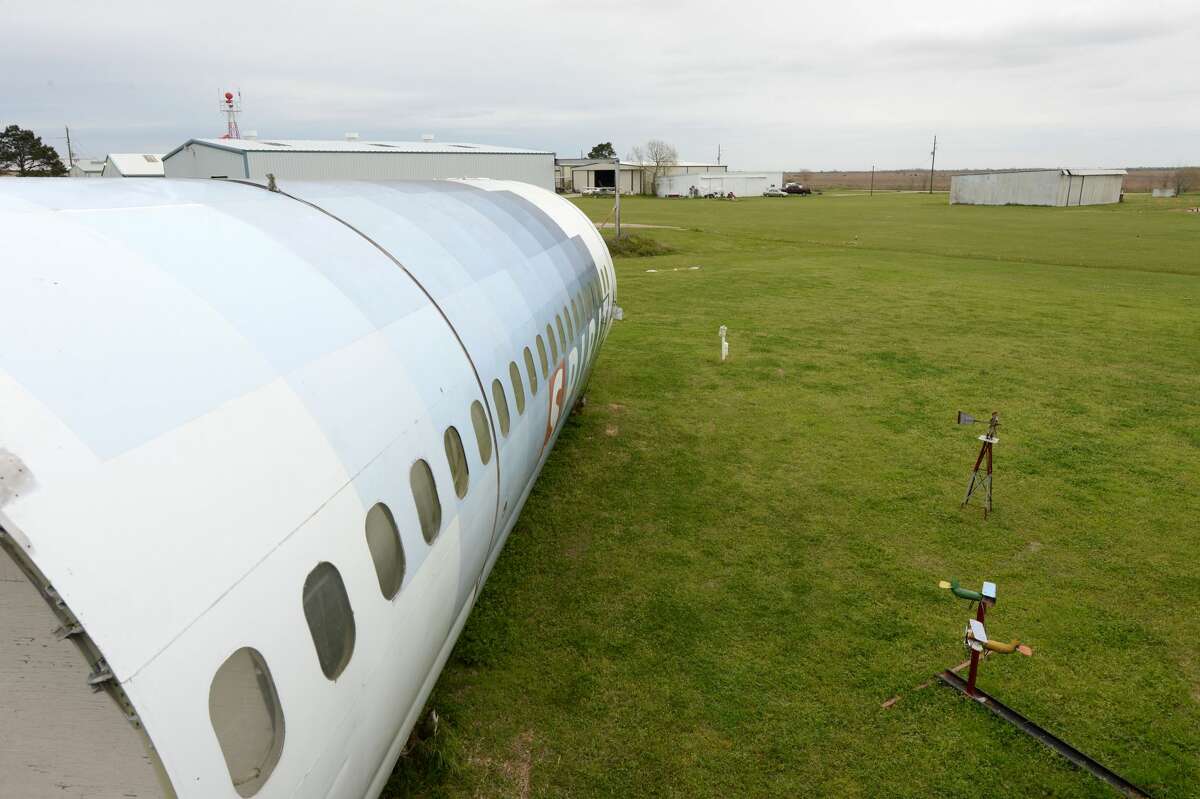 New photos Katy airplane house continues its transformation