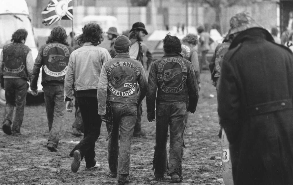 Hells original. Hells Angels MC old photo. Вудсток ангелы ада. Японские хулиганы байкеры. Старая улица рок байкеры.