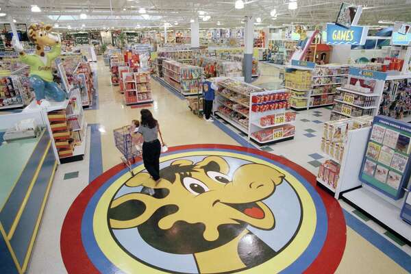 new toys r us stores opening