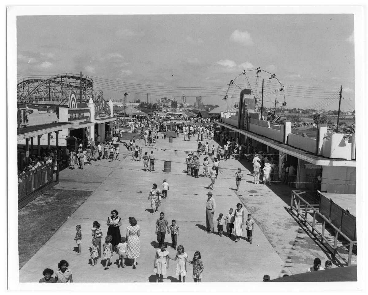 Photos Port Arthur once played at Pleasure Pier