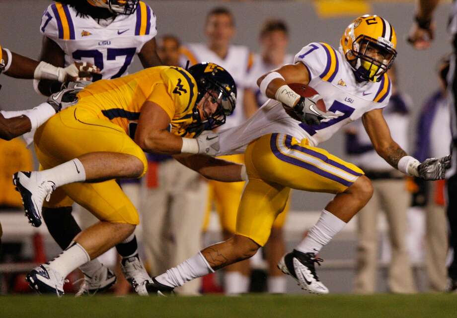 mathieu #7 of the louisiana state university tigers attempts to