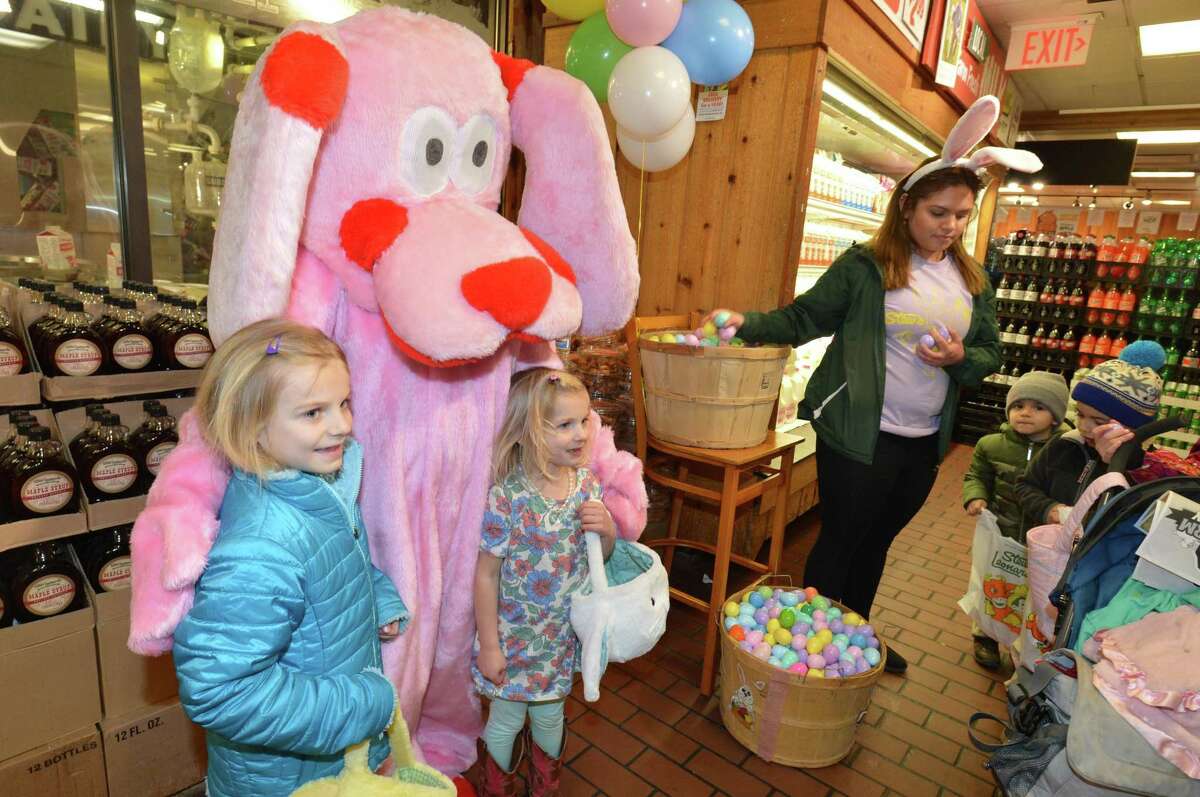 In Photos Stew Leonard’s hosts Easter Eggstravaganza