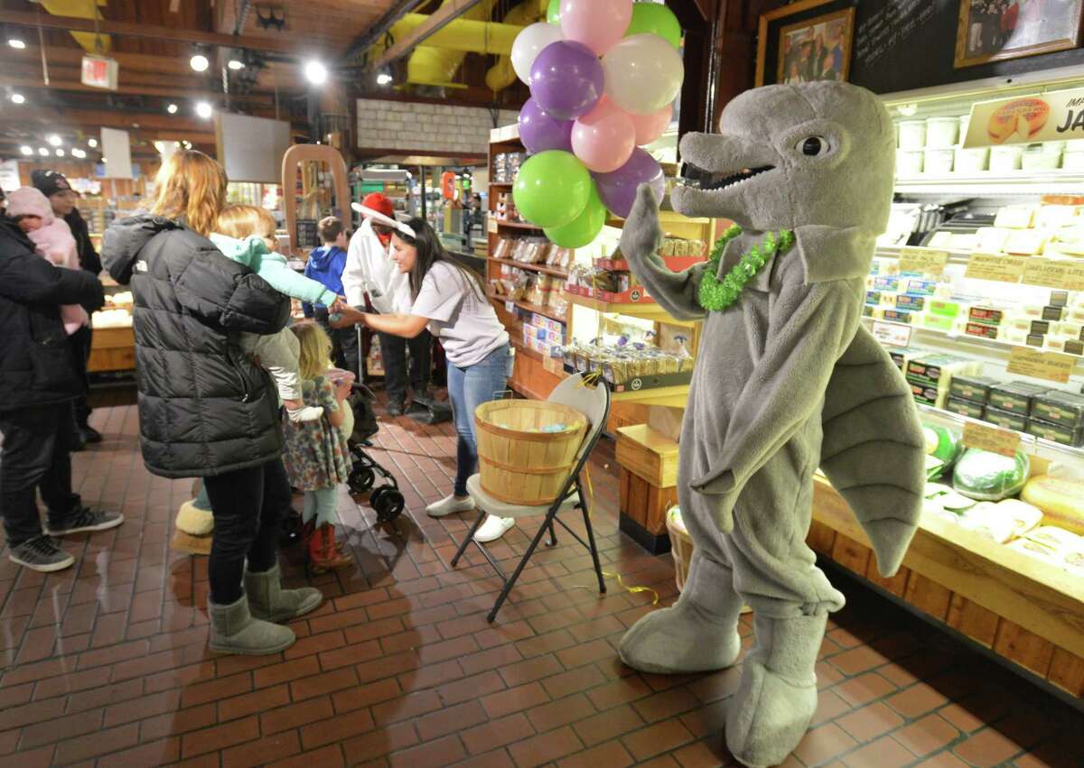 In Photos Stew Leonard’s hosts Easter Eggstravaganza