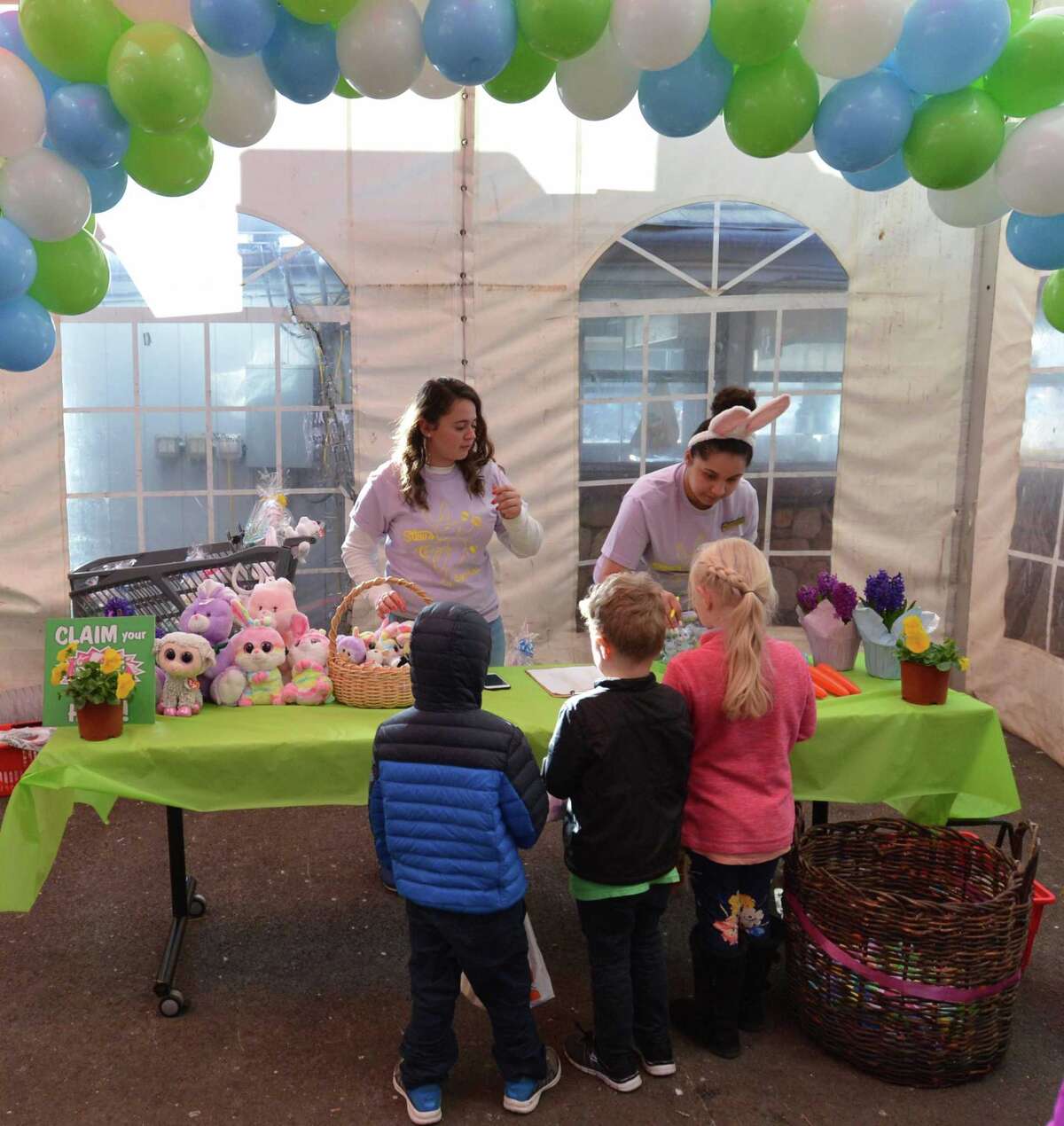 In Photos Stew Leonard’s hosts Easter Eggstravaganza