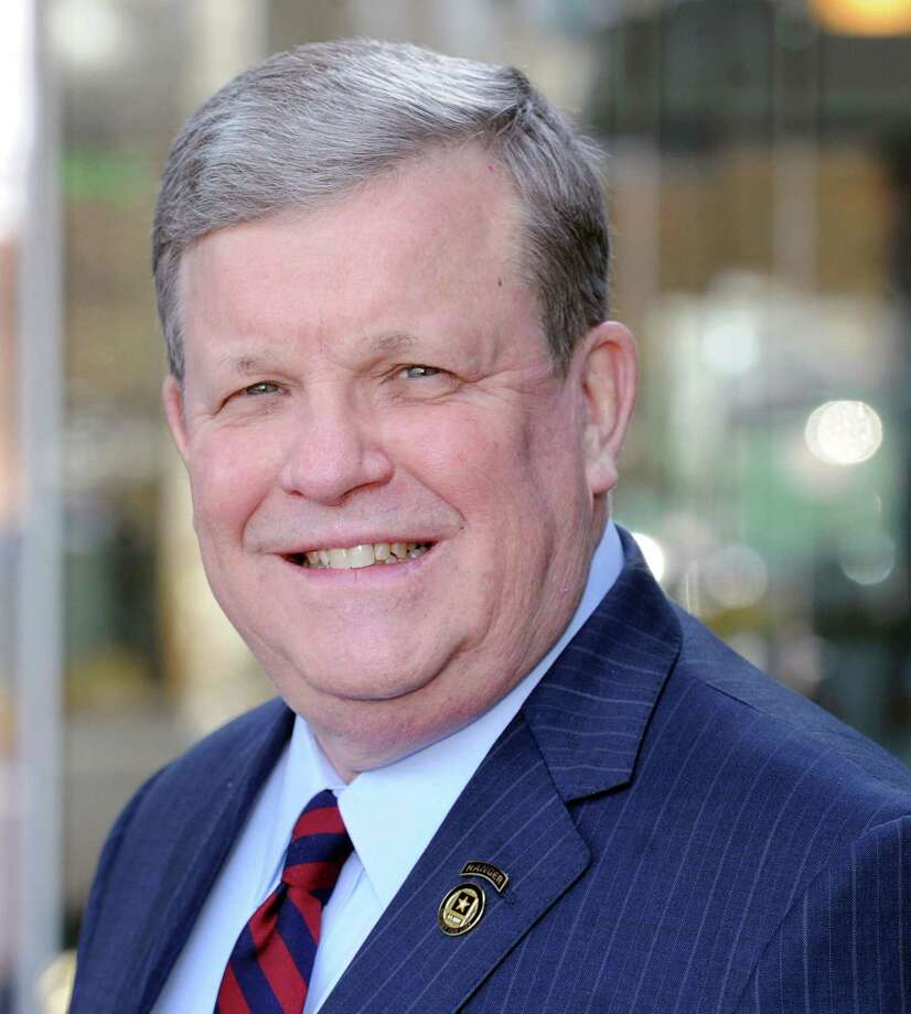 greenwich resident leads military retailer to top