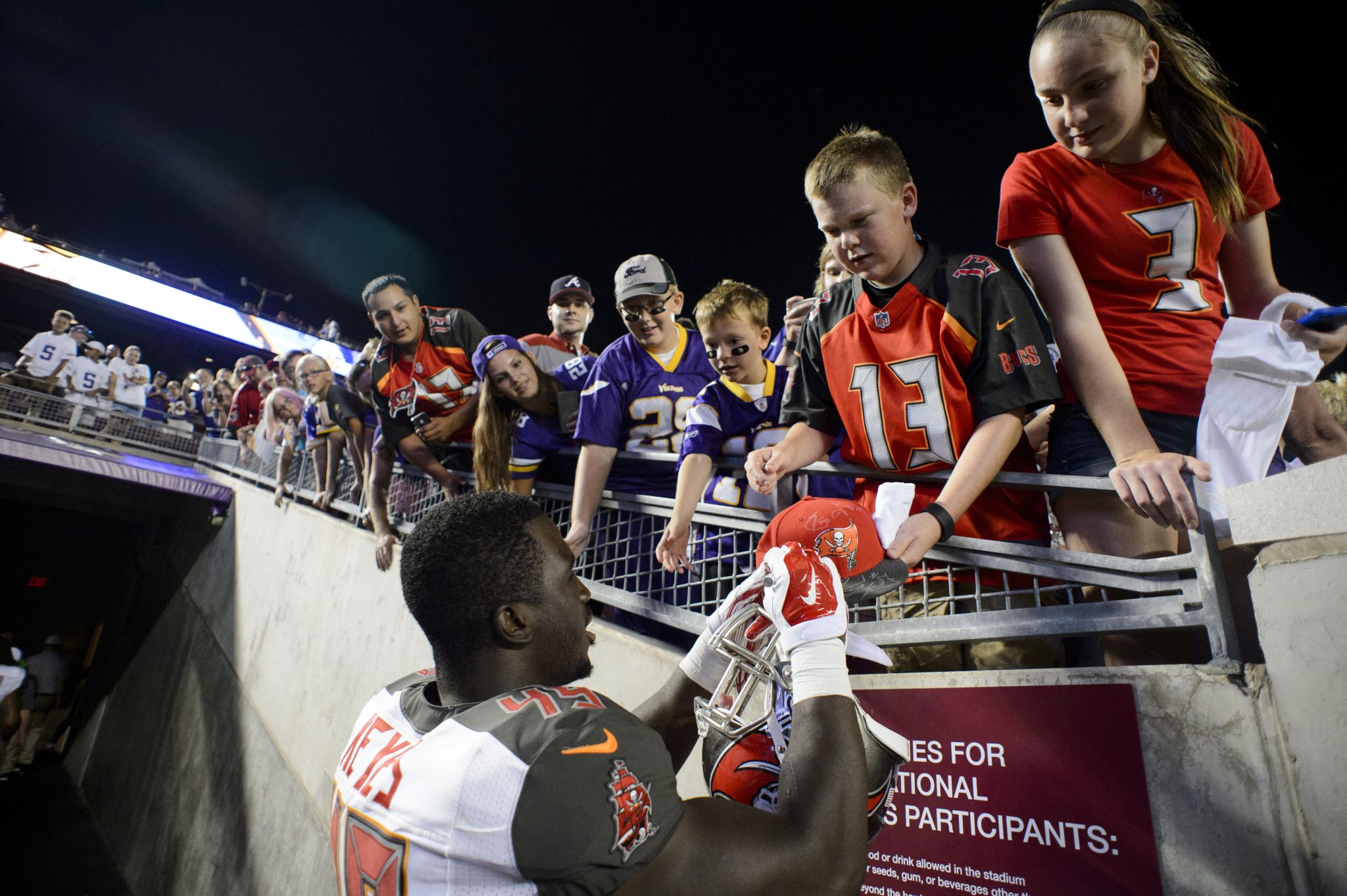 Texans sign free agent linebacker Josh Keyes