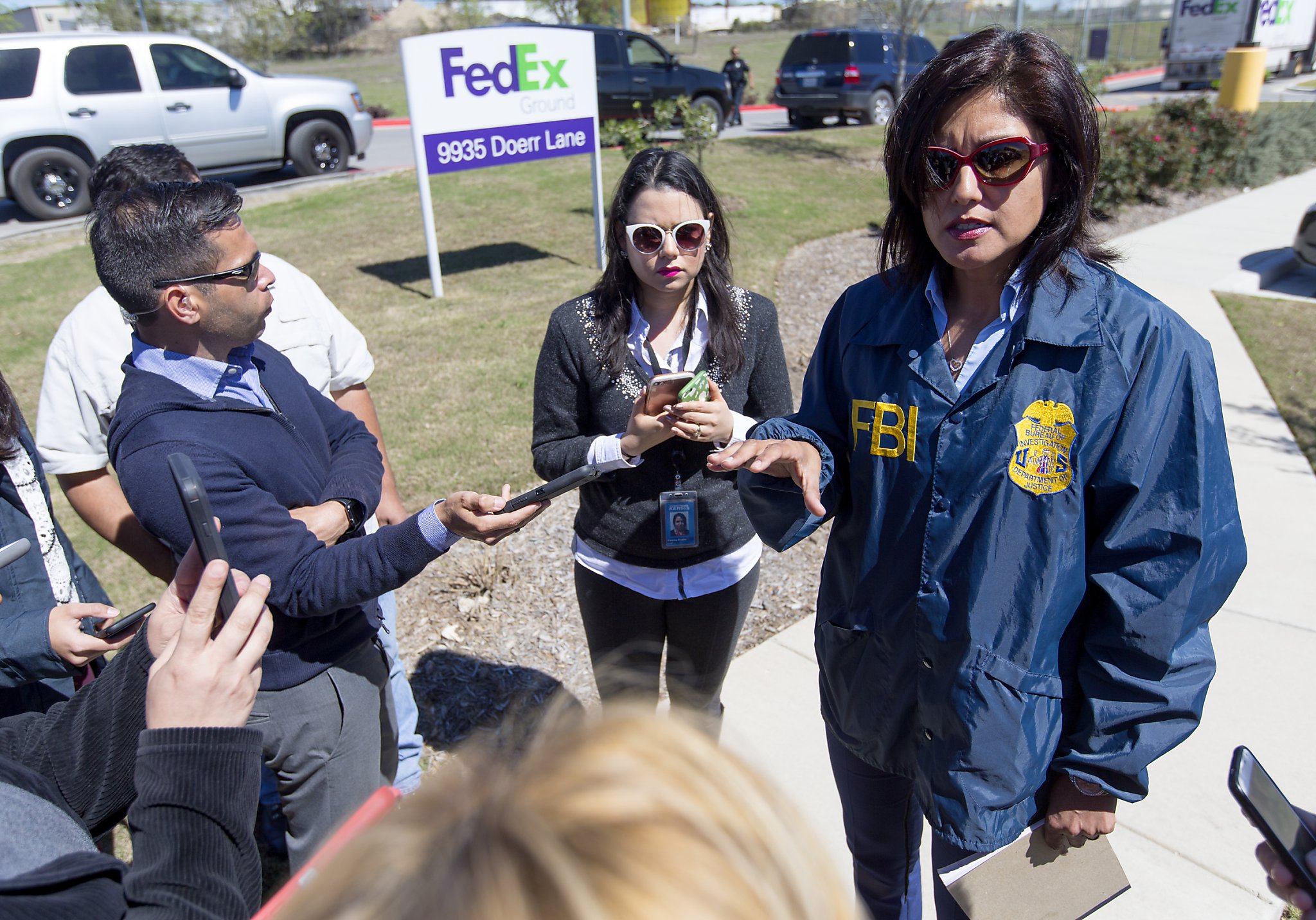 Lawmaker Clues at FedEx store cracked Austin bombing case