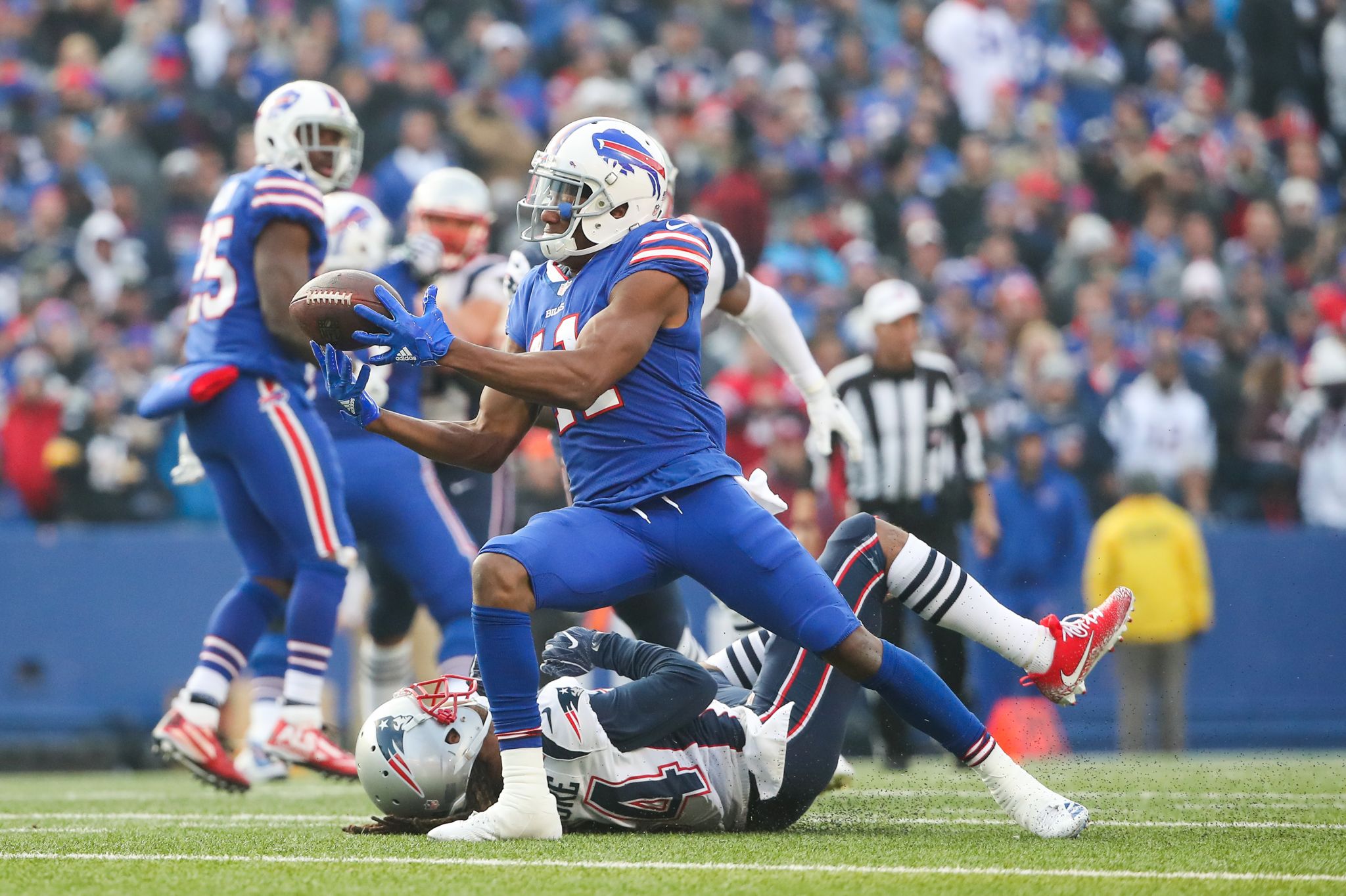 Bills' Zay Jones arrested after naked, bloody argument