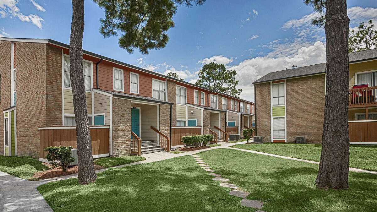 Clear Sky Capital has acquired North Park Apartments, a 192-unit complex in at 90 Northpoint Drive in the Greenspoint area, from North Park Apartments, LLC. CBRE arranged $10 million in acquisition financing through Goldman Sachs.