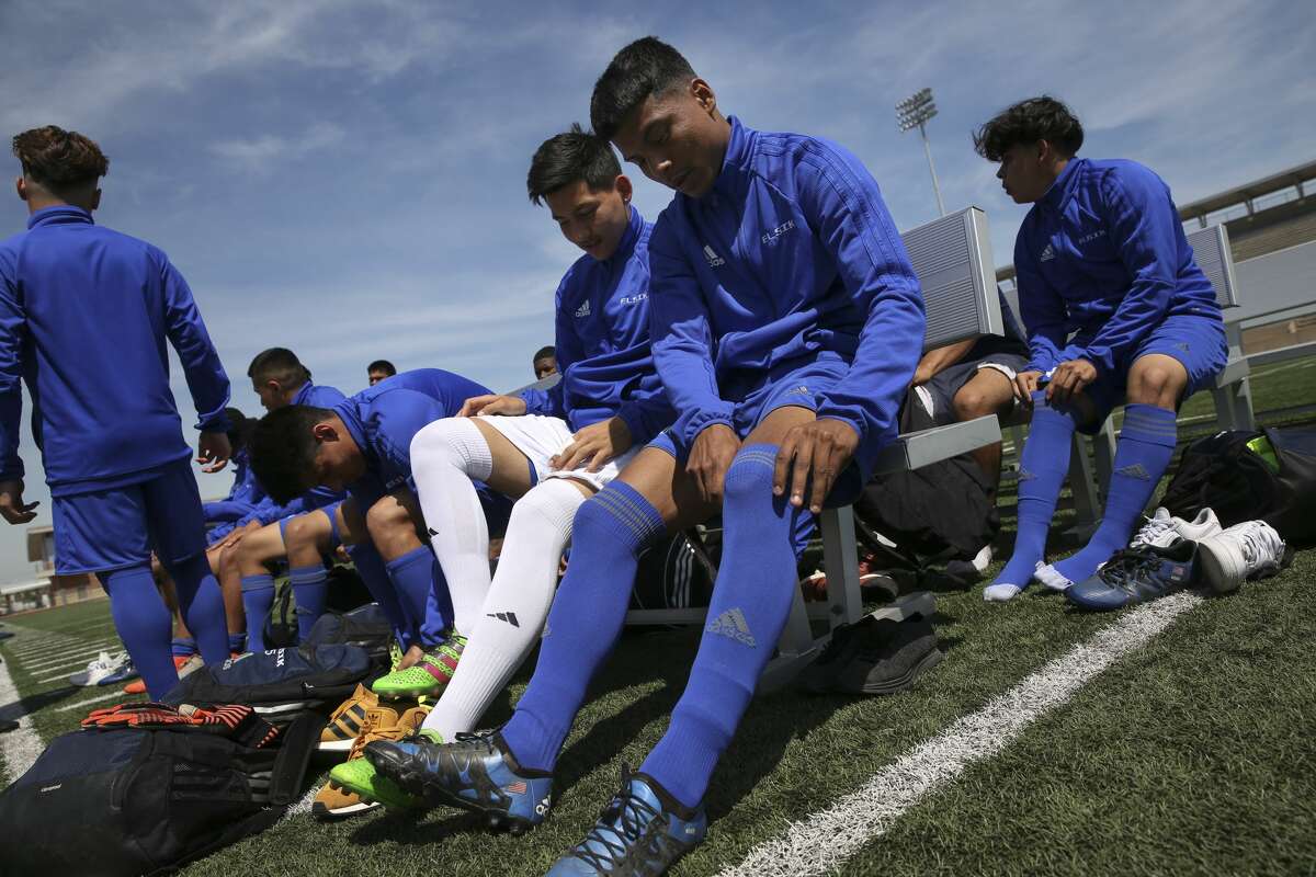 Diversity main ingredient for Elsik soccer team