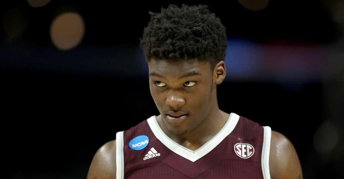 Texas A&M sophomore forward Robert Williams is turning pro.