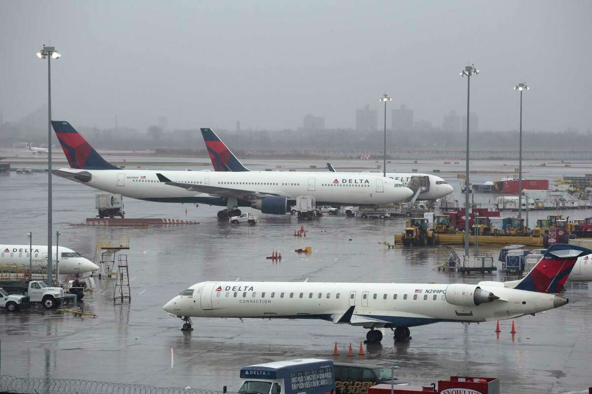 'Pretty much every one on the plane threw up': Pilot reports horrifying descent during nor'easter storm - March 2 A pilot who landed at Washington Dulles International Airport during a storm described a horrifying descent that caused several passengers to vomit. "Very bumpy on descent," the pilot wrote. "Pretty much every one on the plane threw up. Pilots were on the verge of throwing up." FULL STORY