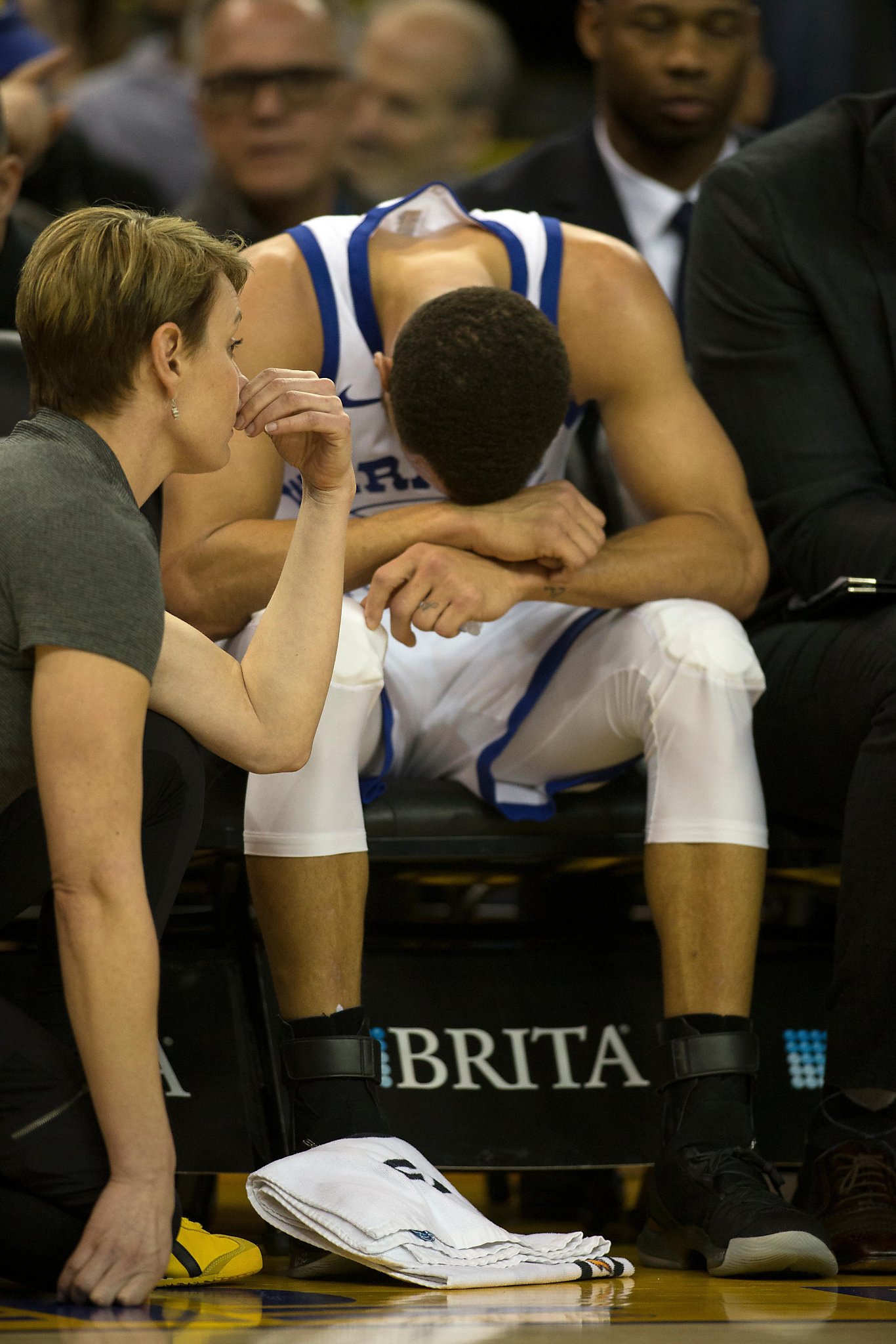 Stephen Curry, Bay Area favorite, puts Warriors fans in unhappy place
