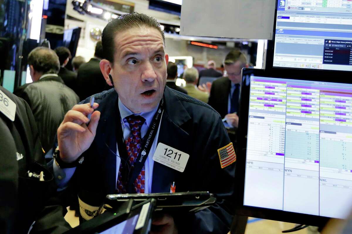 Trader Tommy Kalikas works on the floor of the New York Stock Exchange, Monday, March 26, 2018. U.S. stocks rose sharply in early trading Monday as the market made up some of its huge losses from last week. (AP Photo/Richard Drew)
