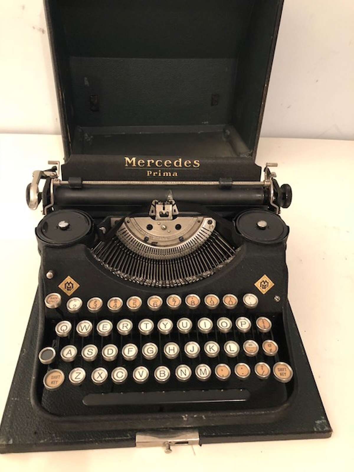 Backspace Westport goes ultra-retro with typewriter retailing